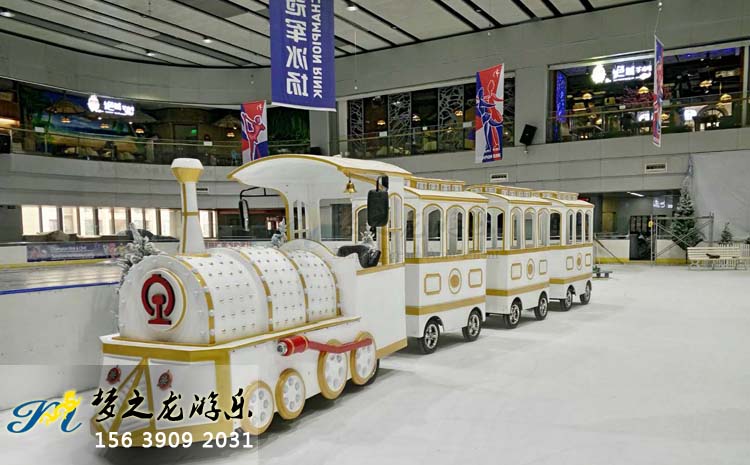 仿古无轨小火车图片
